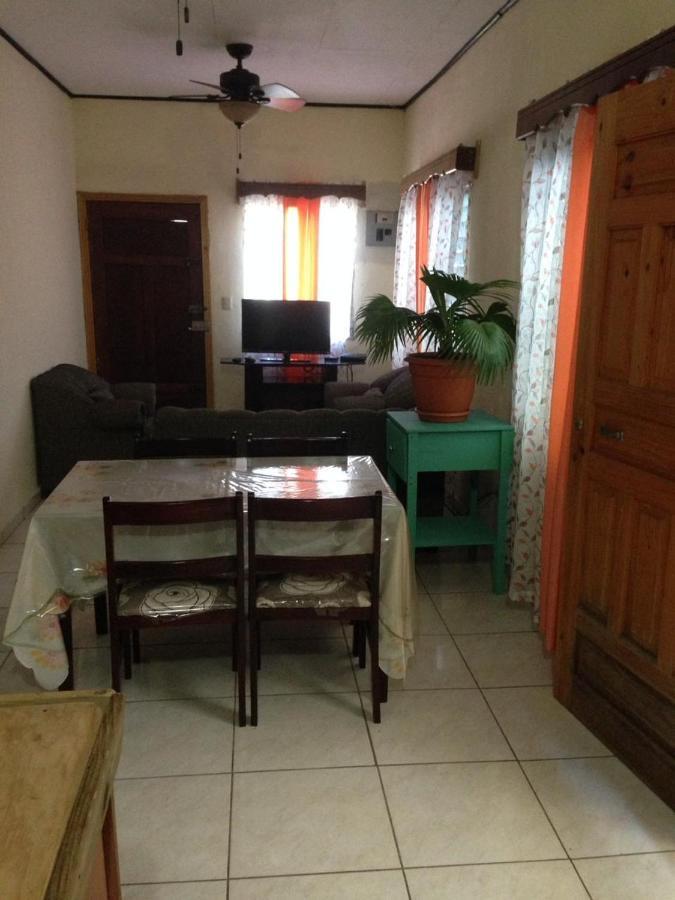 Elizabeth Enchantments La Ceiba Exterior photo