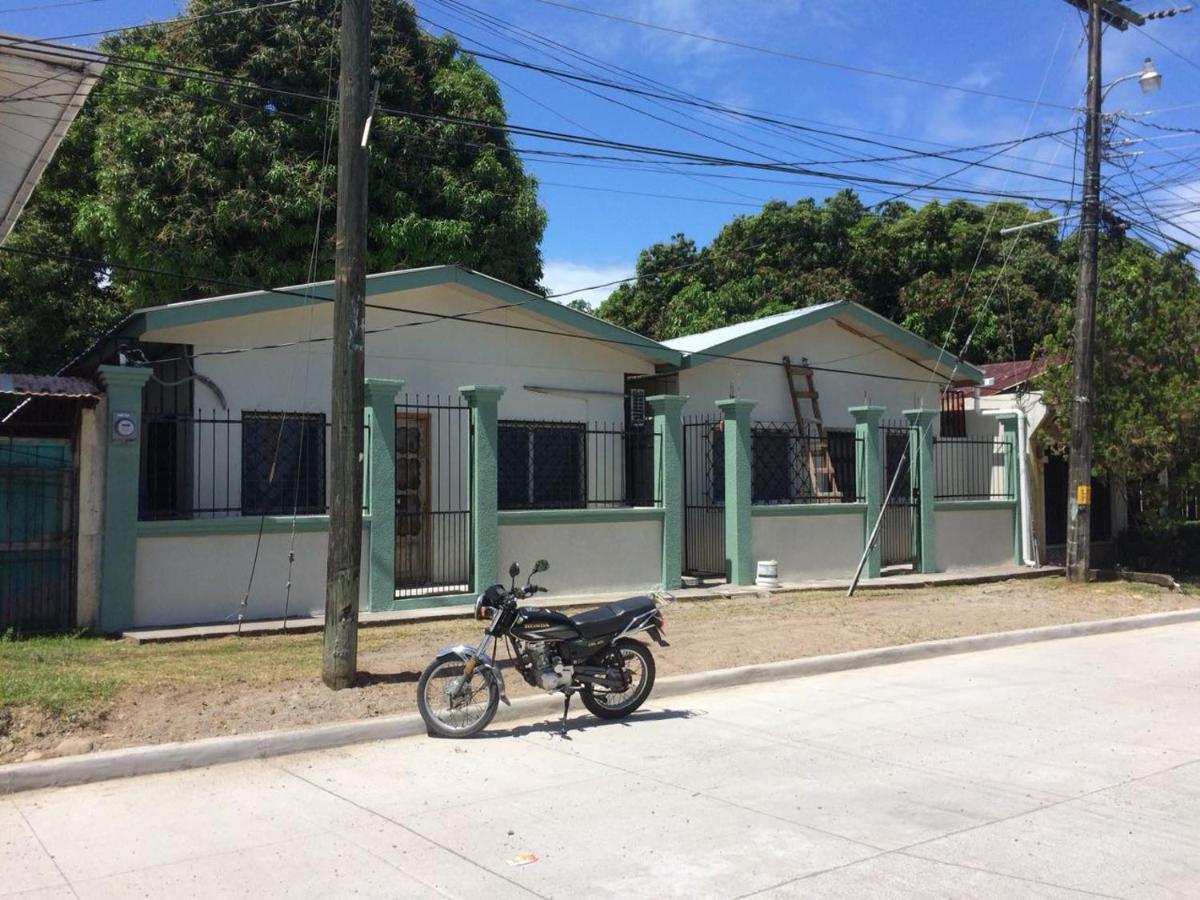 Elizabeth Enchantments La Ceiba Exterior photo