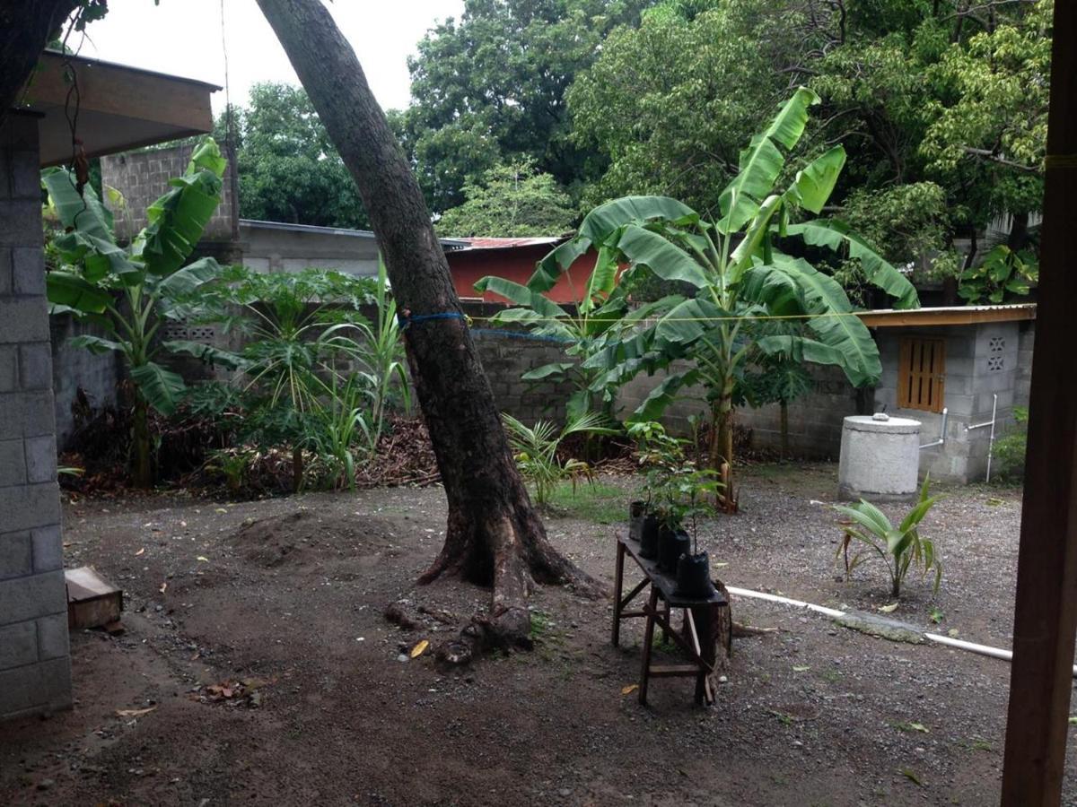 Elizabeth Enchantments La Ceiba Exterior photo