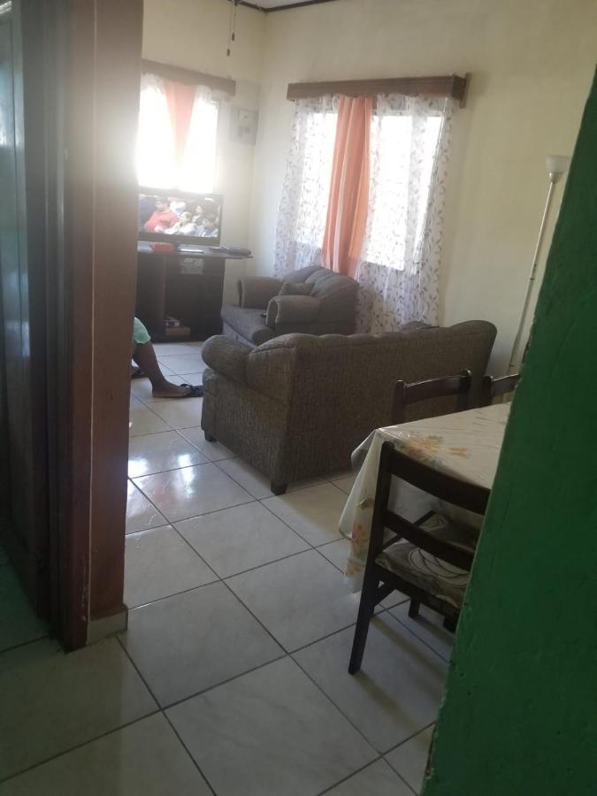 Elizabeth Enchantments La Ceiba Exterior photo